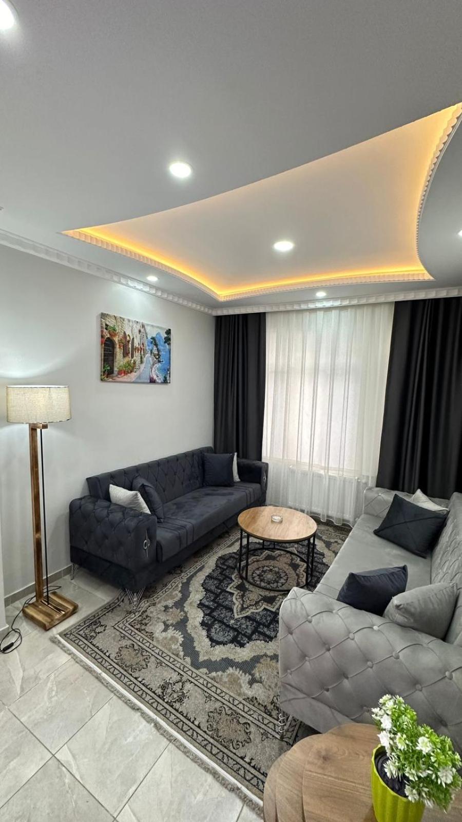 Apartament Oeztatli